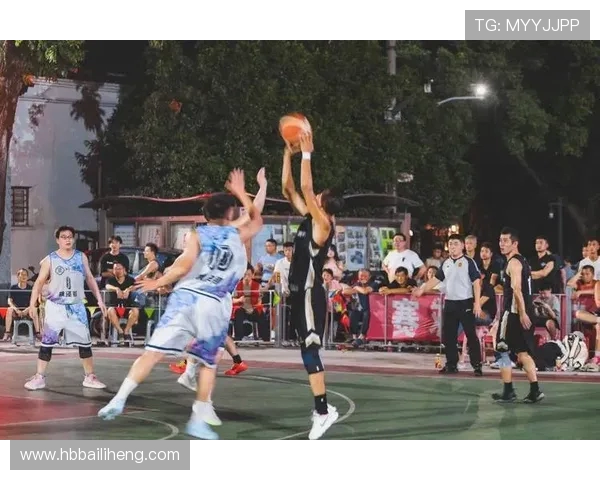 篮球热潮点燃青春激情展现团队合作与拼搏精神的精彩篇章