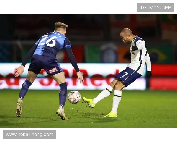 员瓤与威科姆的激烈对决揭示了足球战术与团队合作的重要性 员瓤与威科姆的激烈对决揭示了足球战术与团队合作的重要性