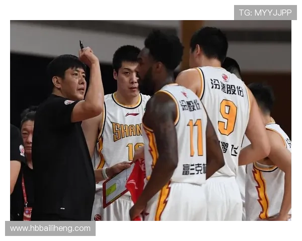 四川男篮对阵山西队CBA赛场精彩对决引发球迷热议 四川男篮对阵山西队CBA赛场精彩对决引发球迷热议